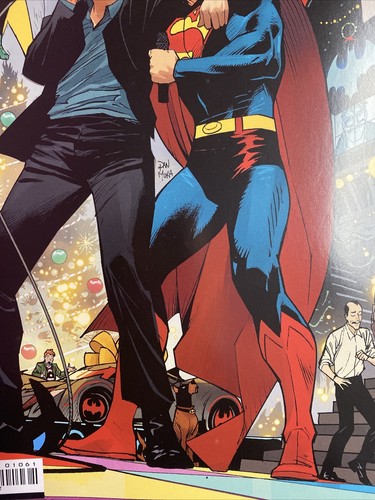 Batman Superman World's Finest (2022 DC) #10C Paul cantando la variante navideña - Imagen 4 de 6