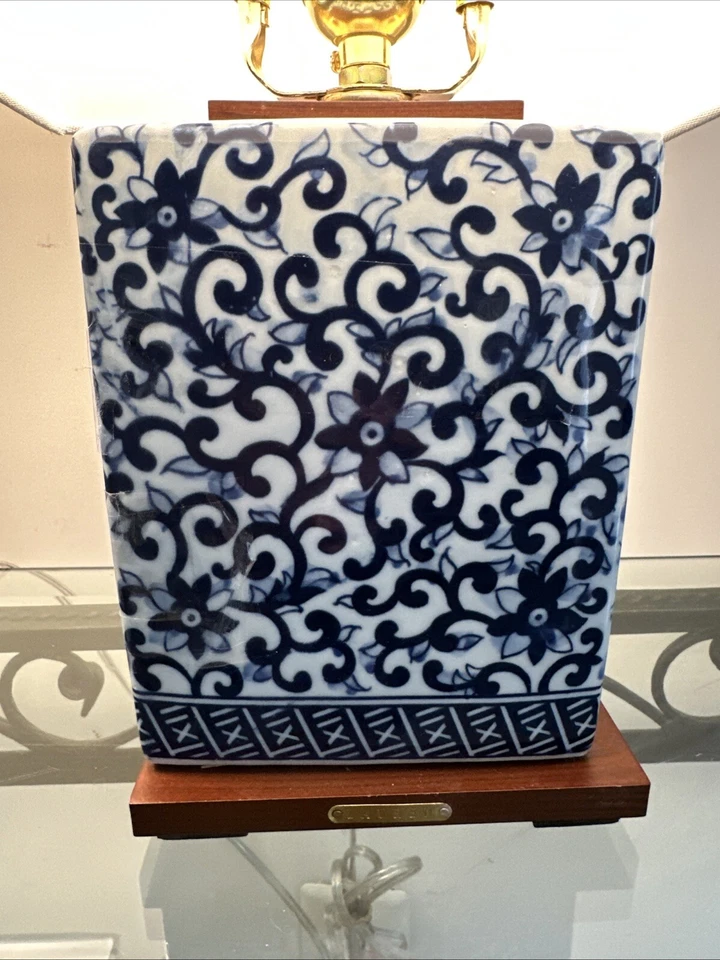 RALPH LAUREN TABLE LAMPS PORCELAIN BLUE FLORAL LOTUS PAIR SET OF 2 - Image 4 of 4