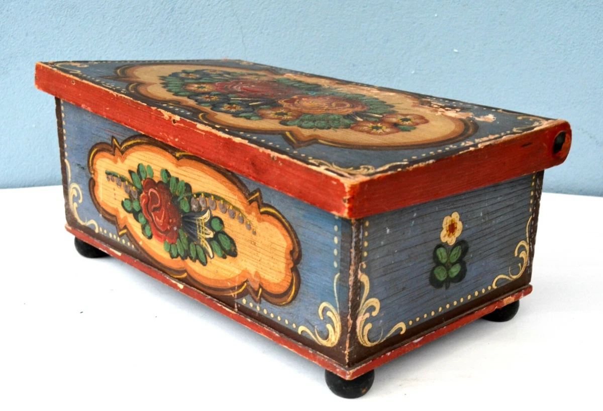 Painted outlet wooden trunk