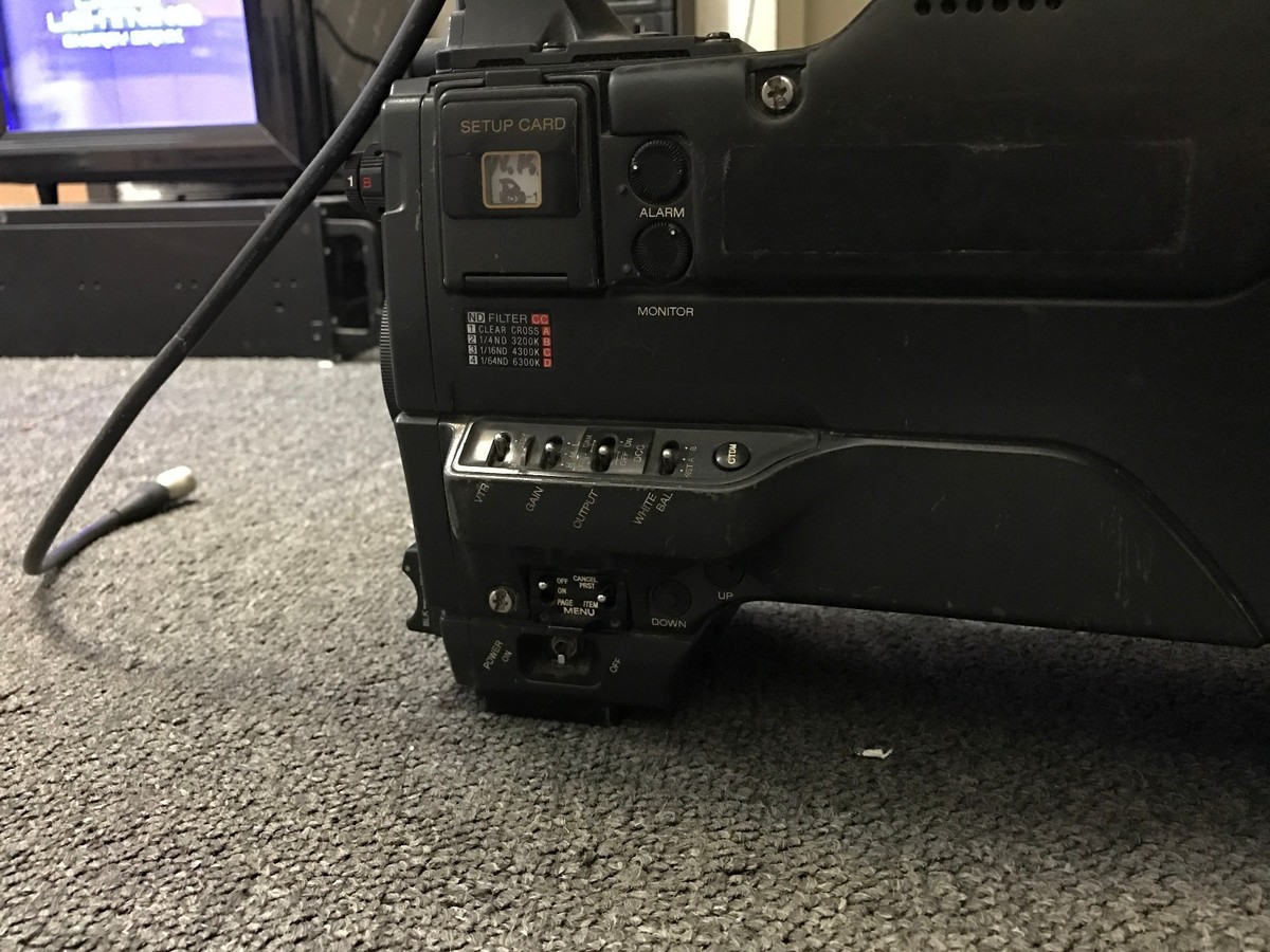 Sony Betacam SP BVW-D600 Camcorder w/ SONY BVF-55 VIEWFINDER 5