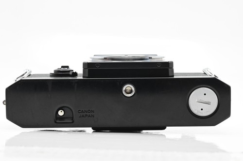 Canon F-1 2nd Version SLR 35mm Film Camera Body F1 #697 - Picture 6 of 7