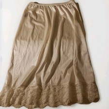 VINTAGE SLIP VASSARETTE NYLON HALF SLIP LACE HEM SZ Medium 25'' STYLE 11 105