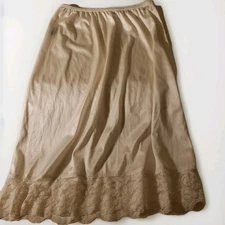 VINTAGE SLIP~ VASSARETTE NYLON  HALF SLIP~ LACE HEM SZ Medium  25'' STYLE 11 105