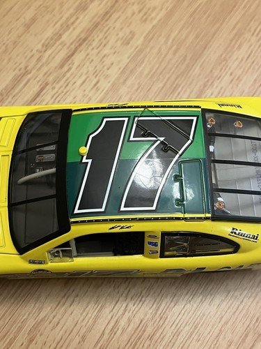 Matt Kenseth 2007 #17 R+L Carriers COT 1:24 Nascar Diecast Read Description - Picture 10 of 12