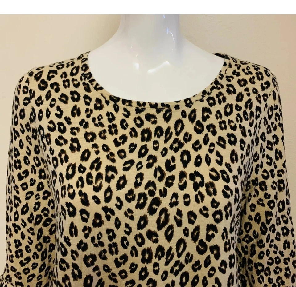 Top manga 3 (XL) Chico's clásico leopardo algodón modal 3/4 lengüeta enrollable impecable Foto 2 de 4