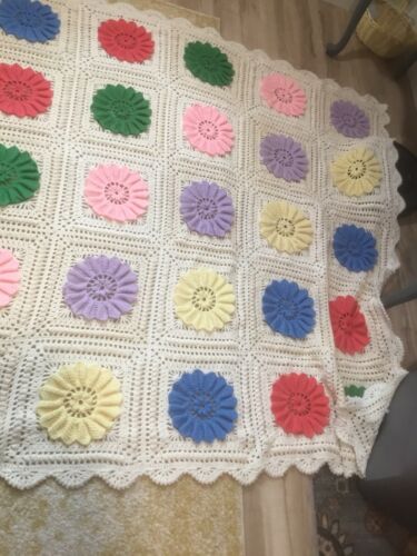 Vintage Crochet Throw Blanket 3D Rosettes Flower Afghan Granny 70”X 88”