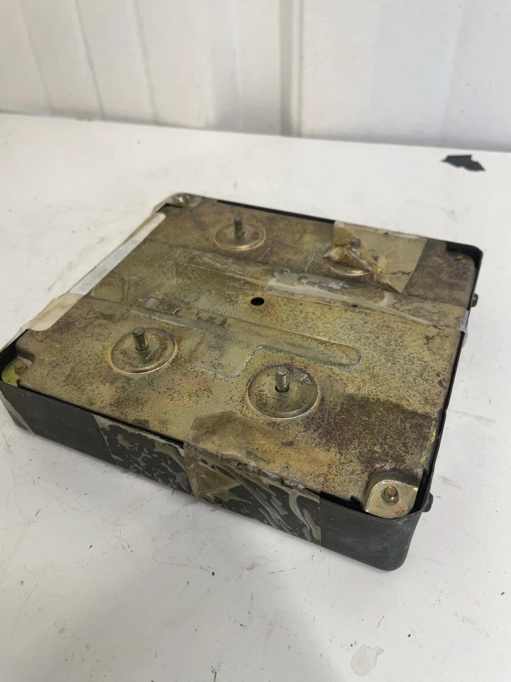 1993 Dodge CHRYSLER COLT Engine Cntrl Mod 1.8l Fed Emissions Md753587 - Image 3 of 4