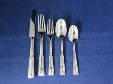 Oneida PALISADE  Stainless Flatware 5pc Place Setting NEW