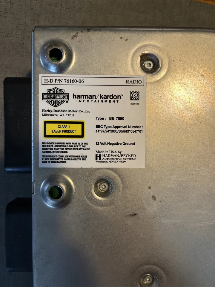 Radio reproductor de CD Harman/Kardon Infotainment Harley-Davidson H-D P/N 76160-06 Foto 2 de 4