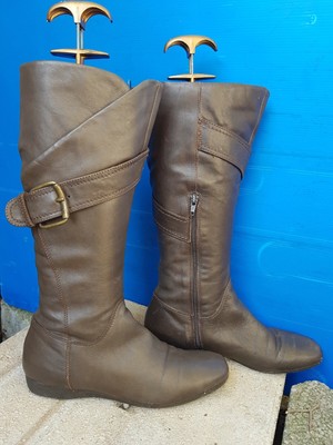 Bottes En Cuir Marron Marque NOUCHKA - Pointure 36 - Talon Bas - Occasion En Très Bon état