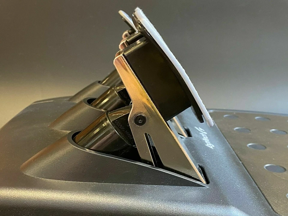 Adattatore doppio pedale freno Logitech G25 / G27 / G29 / G920 con strato... - Immagine 3 di 3