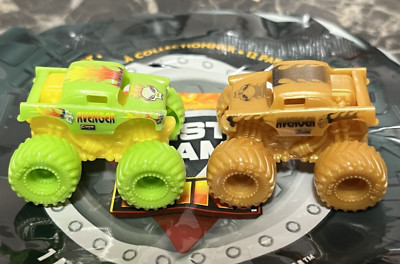 2024 Hot Wheels MONSTER JAM MINI Series #16 - GOLD & NEON AVENGER