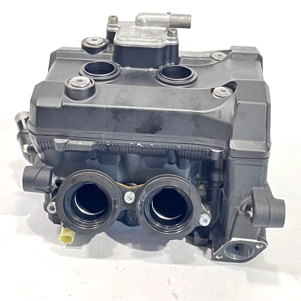 Yamaha YZF-R3 2015 a 2024 culata completa, P/N 2MS-E1102-11-00 Foto 3 de 4