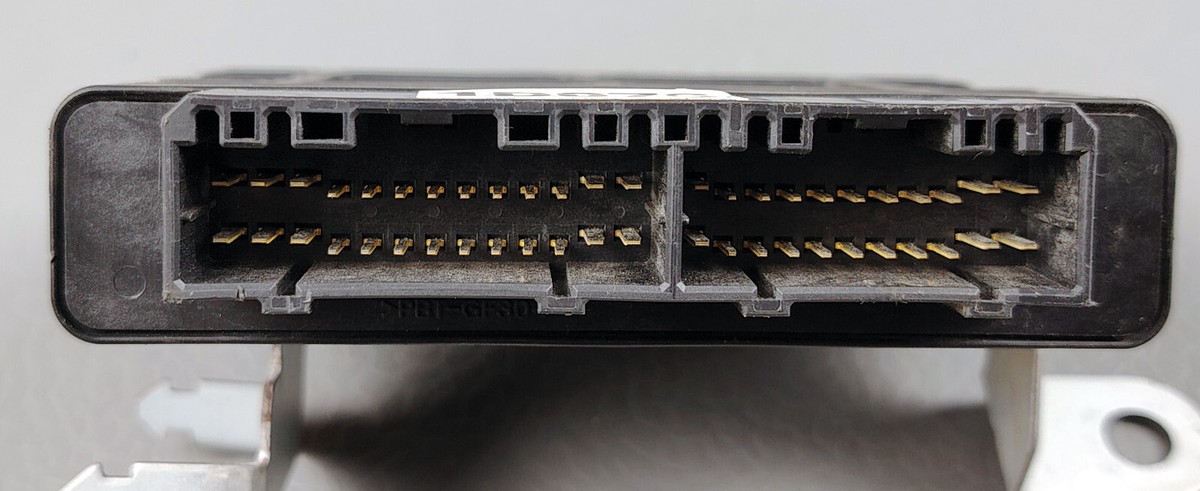 ミニカ−13台 ECU MN132789 E6T41874 PLUG AND PLAY IMMO OFF Mitsubishi