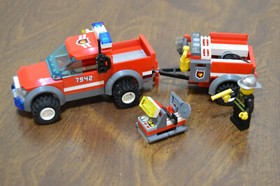 Lego City Fire Off-Road Fire Rescue (7942) Complete w/ Minifigure