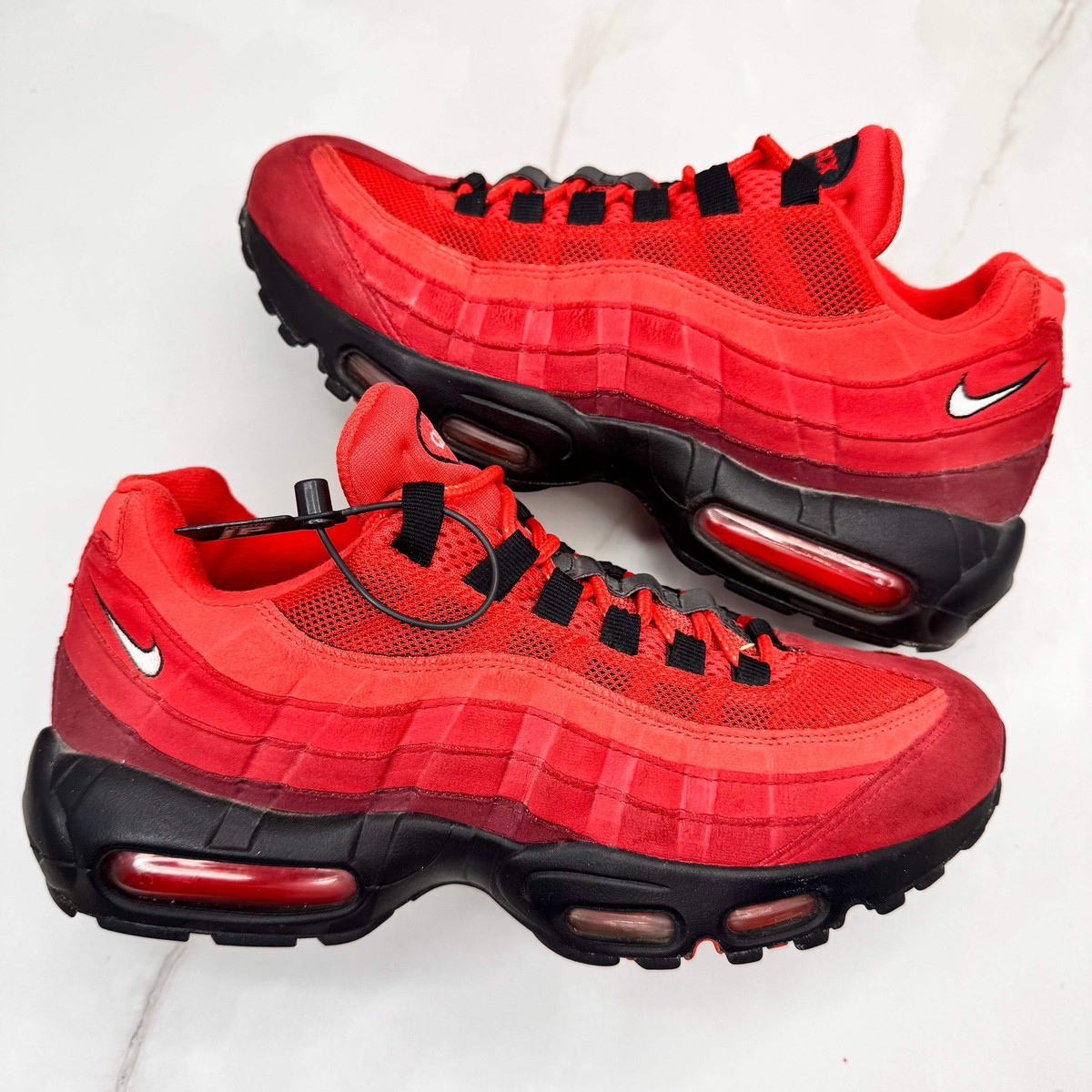 all red nike 95