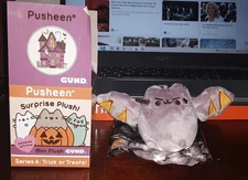 Gund 2017 Pusheen Bat Halloween Purple Mini Plush Keychain NEW with BOX