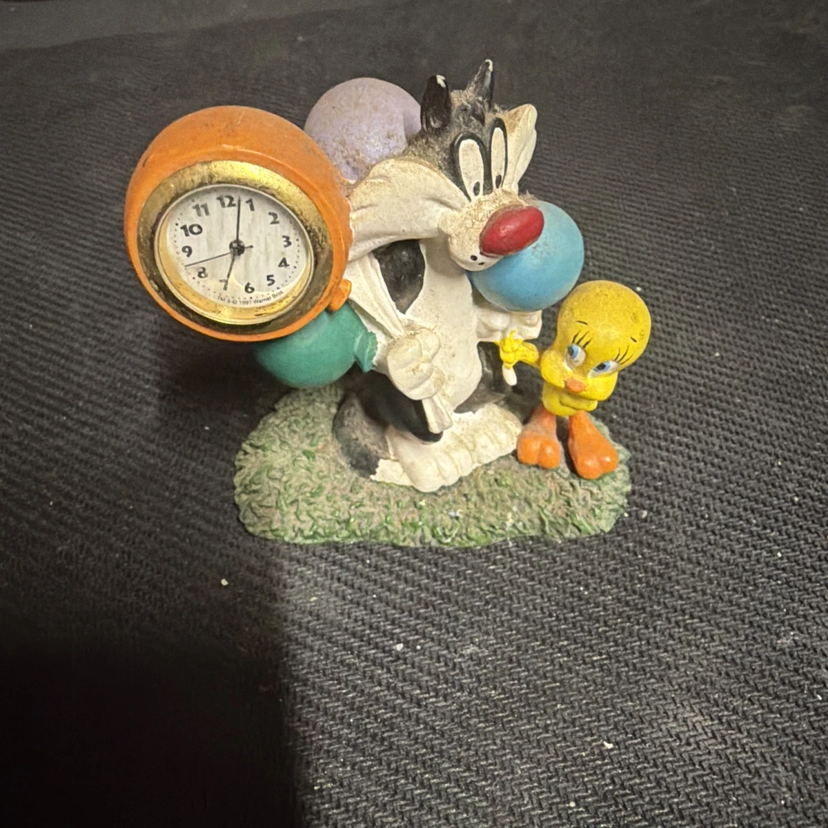 Tweety Sylvester Clock In Collectible Looney Tunes Items for sale