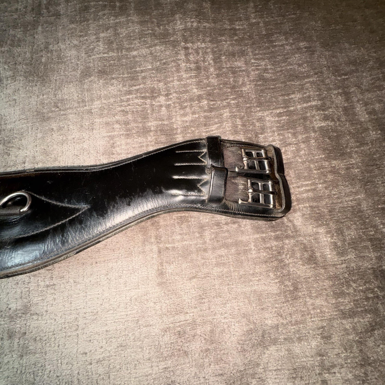 Black Leather Dressage Girth Belly Anatomical Shape 22in Unbranded