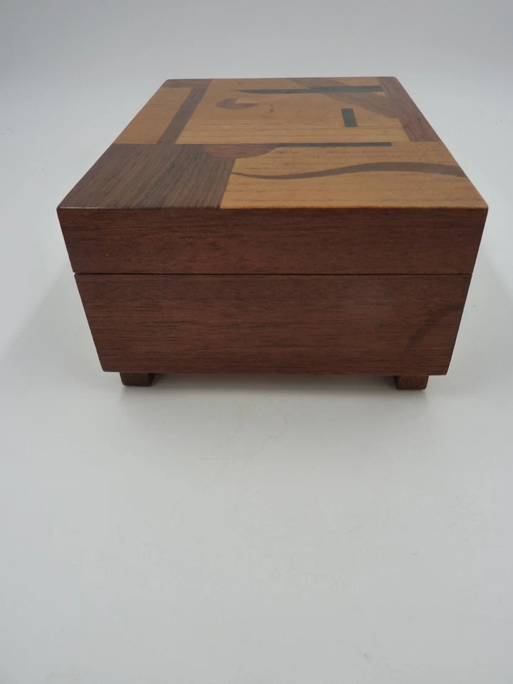 Schmuck Schatulle Holz Einlegearbeiten Art Deco geom. Bauhaus Design Spieluhr - Bild 4 von 4