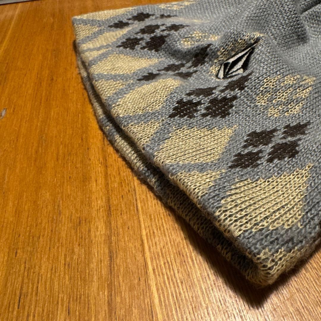 Volcom Gray Diamond Pattern Knit Hat - image 6