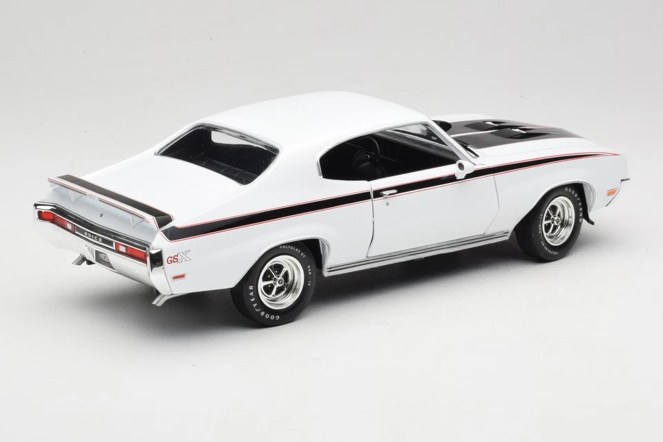 AMM1322/06 Buick GSX White American Muscle 1:18 - Immagine 3 di 4