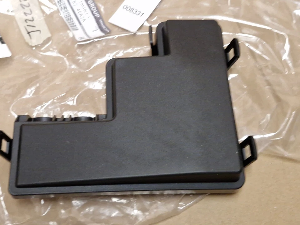Nissan Qashqai Mk2 Fuse Box Cover J11 2017-on 24382-4EA2A Genuine NEW OEM - Image 3 of 4
