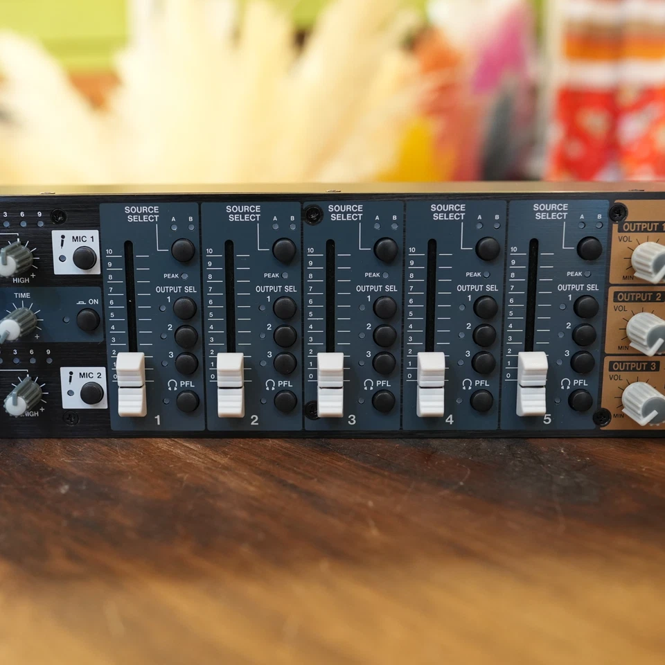 TASCAM MZ-223 Rack Mount Mixer 2U - Image 4 of 4