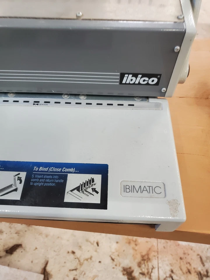 Ibico Ibimatic 重型光滑梳装订机 手动打孔 CH-8212 灰色 — 第 2/4 张图片