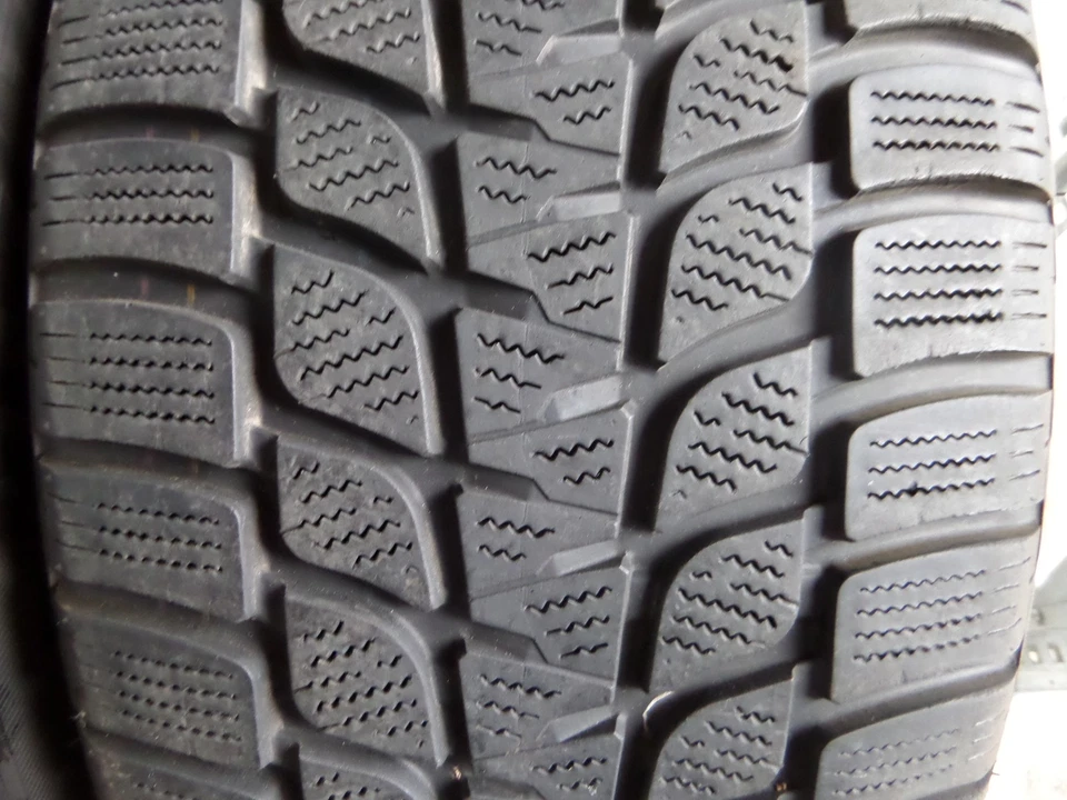 2 Winterreifen Bridgestone Blizzak LM-25 1 * RSC M+S 225/50 R17 94H RA50 - Bild 3 von 3