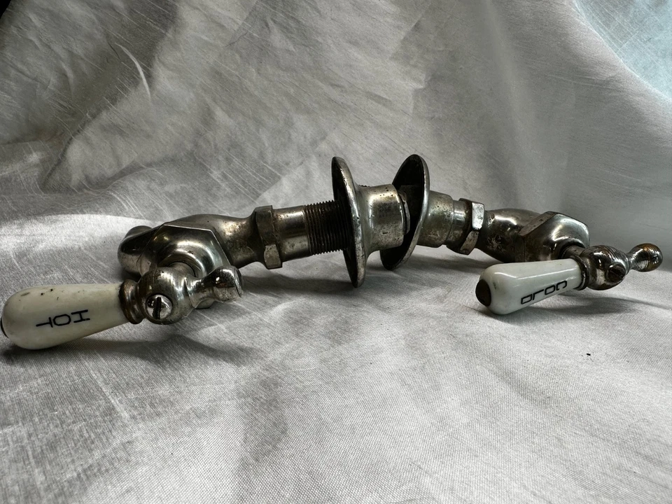  Par de accesorios de mango de porcelana fría/caliente de colección Best Mfg. Empresa Foto 4 de 4