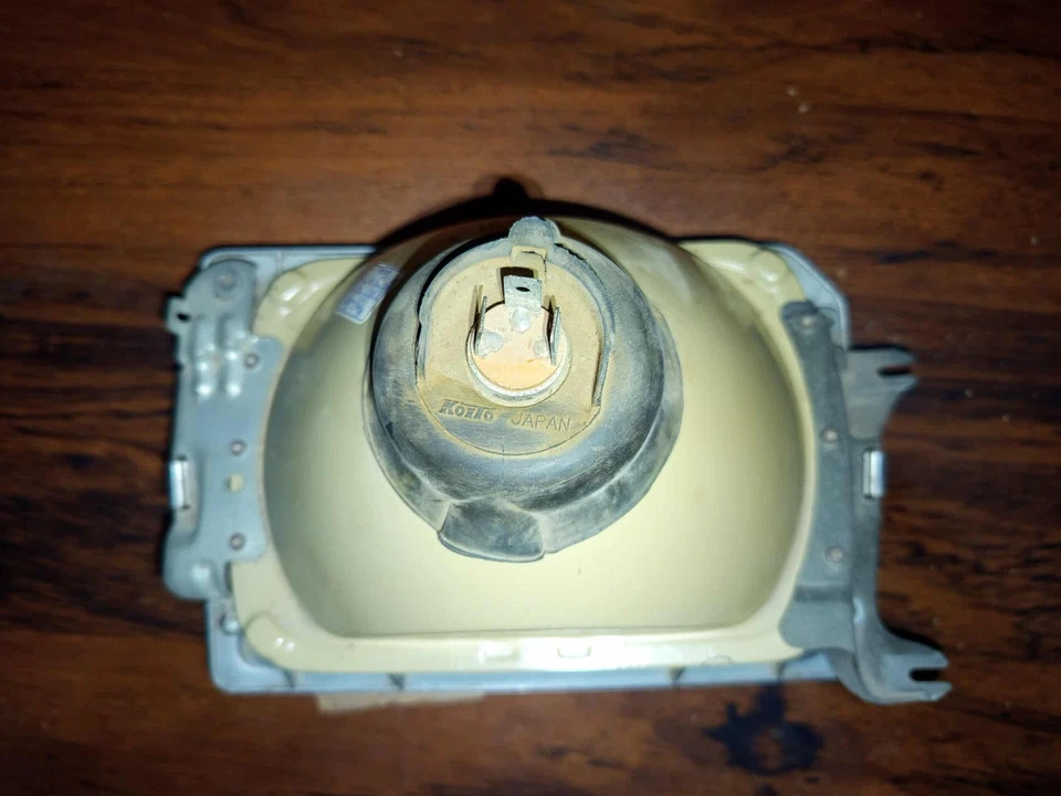 全新 旧货 马自达 323 原装 KOITO 车头灯 LH — 第 2/4 张图片