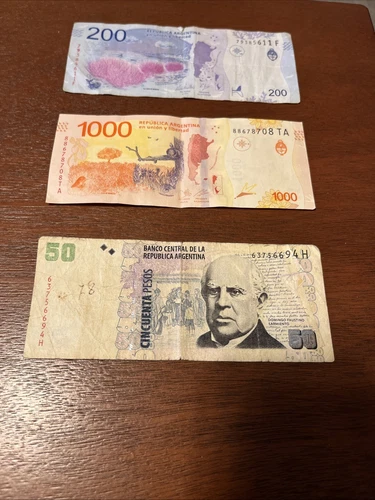 Lot Of Three Argentinian Argentina Currency Bills Pesos 50 200 1000