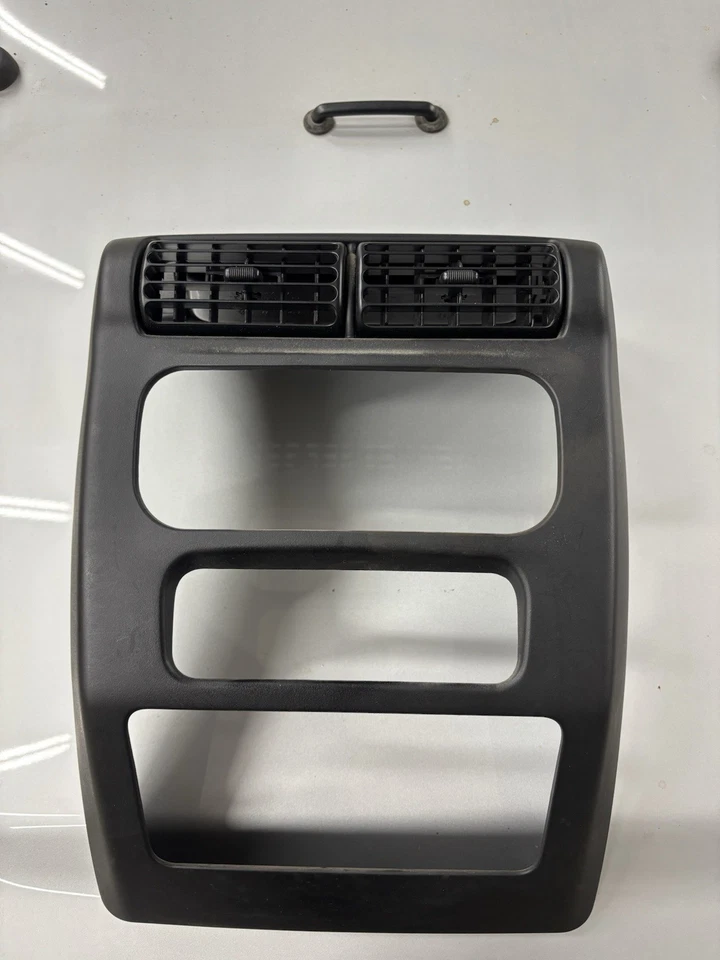 吉普 TJ 中心堆叠仪表板 — 第 2/4 张图片