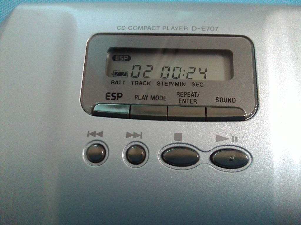 SONY CD Walkman D-E707 Portable CD Playe Japan