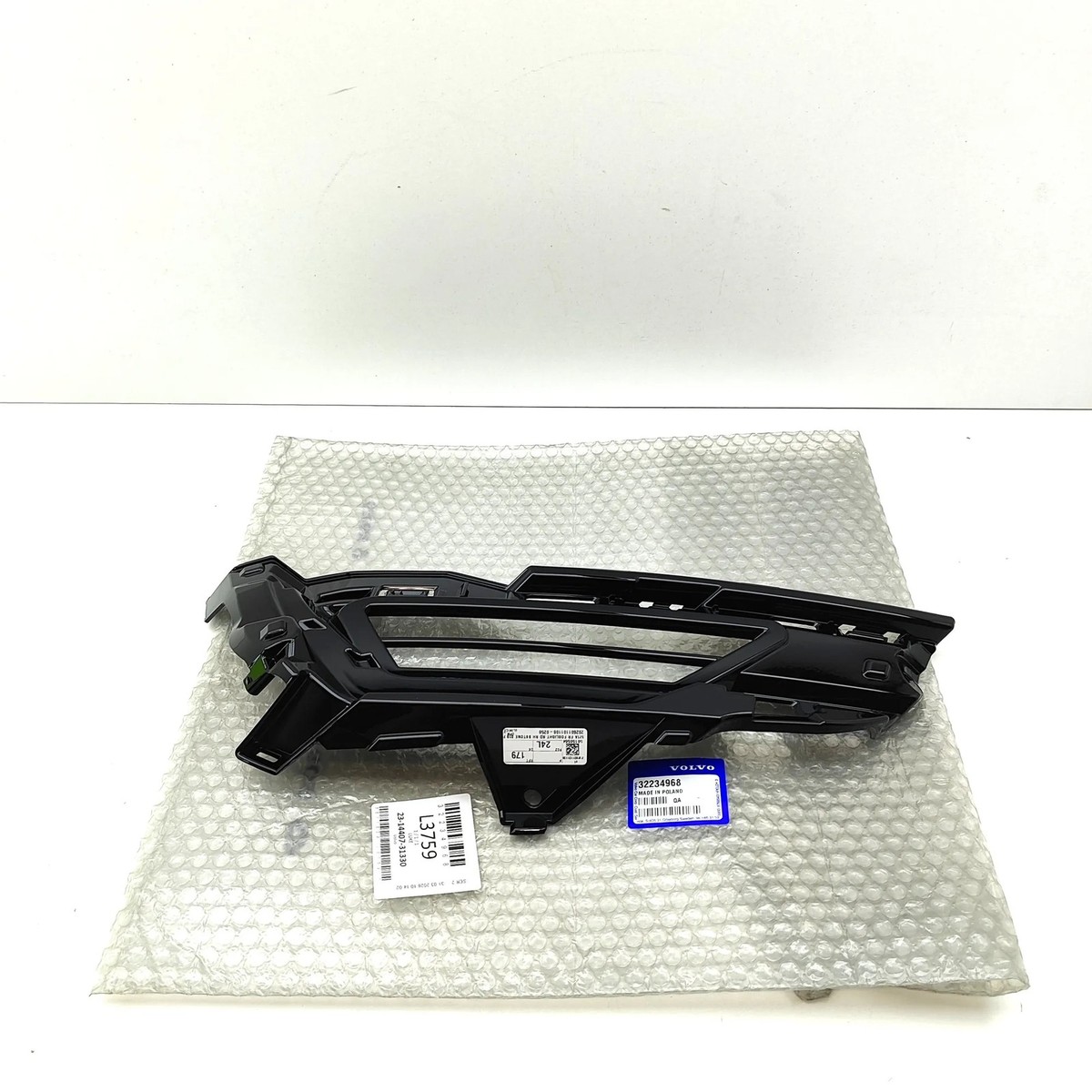 メル89834 VOLVO XC60 MK2 Front Bumper Right Hatch 32234968 NEW GENUINE | eBay UK