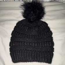 Time and Tru Women's Black Knit Beanie Hat w/ Faux Fur Pom Pom One Size