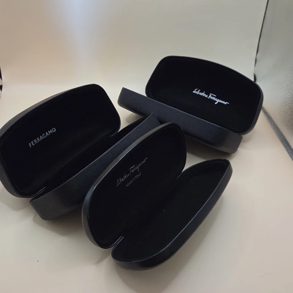 Lote de 3 fundas para gafas de sol Salvatore Ferragamo negras rígidas protección de viaje Foto 3 de 4