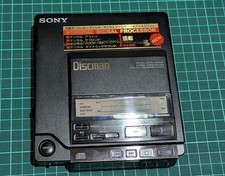 Sony D-Z555 Discman Compact disc player w/adapter From Japan For Parts Repair