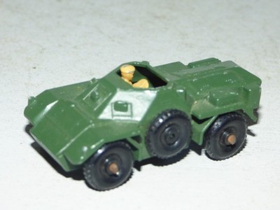 Matchbox Lesney 61 Ferret Scout Car grün, schwarze Kunststoffräder, Fahrer nach hinten