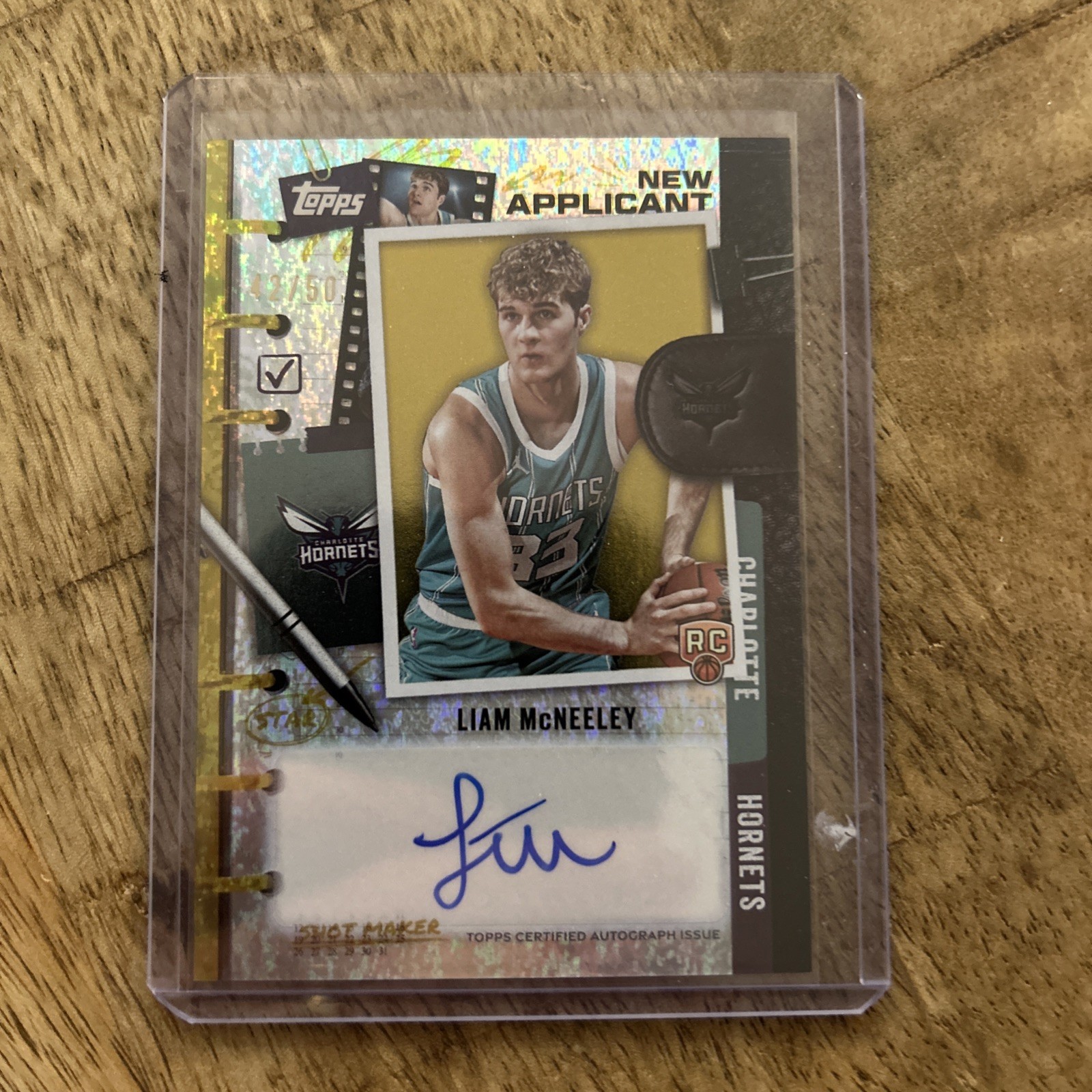 2025-26 Topps New Applicants Autographs Gold Holo Foil Liam McNeeley Auto 42/50