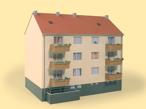 Multi family apartment house 182 x 138 x 172 mm HO Gauge Auhagen  11402