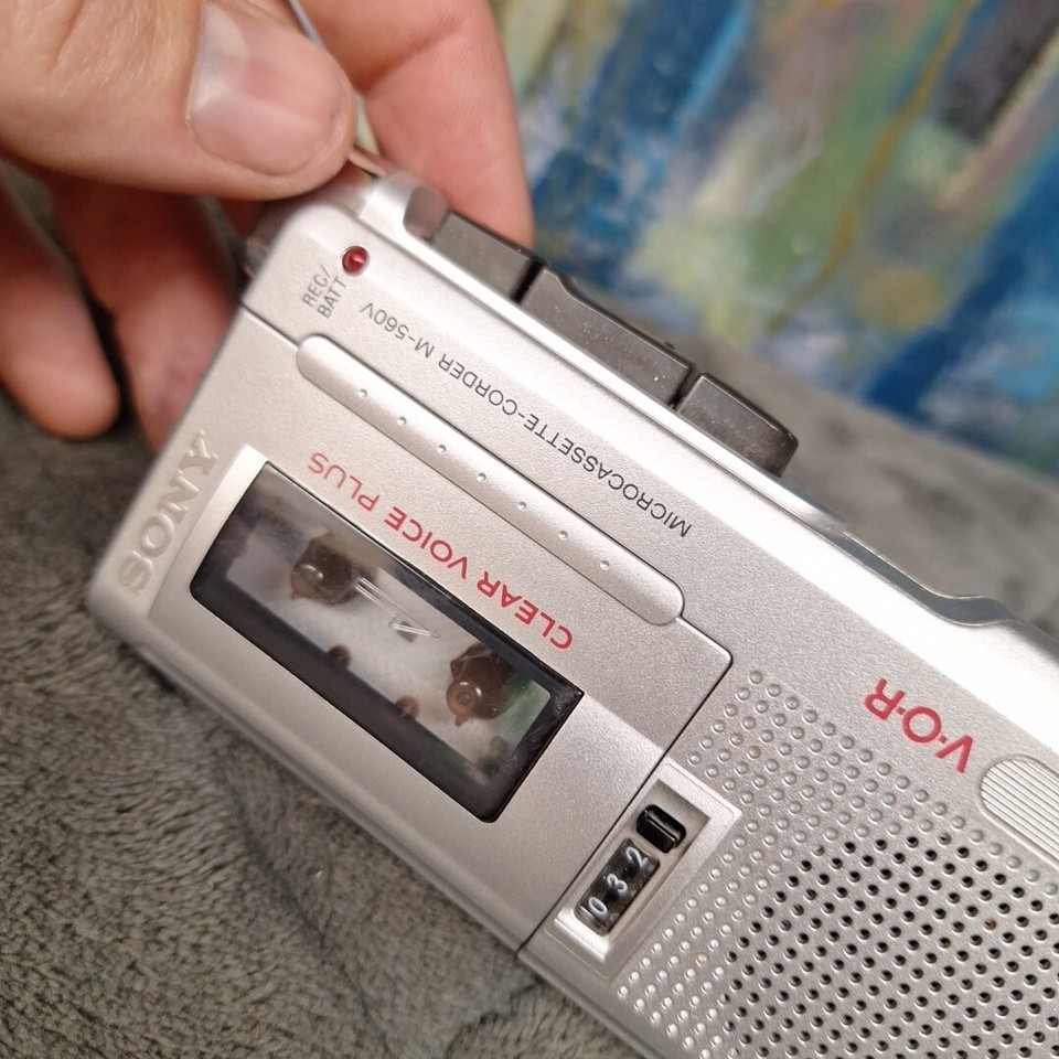 Sony MicrocassetteCorder M560V VOR Handheld Voice Recorder Parts Only