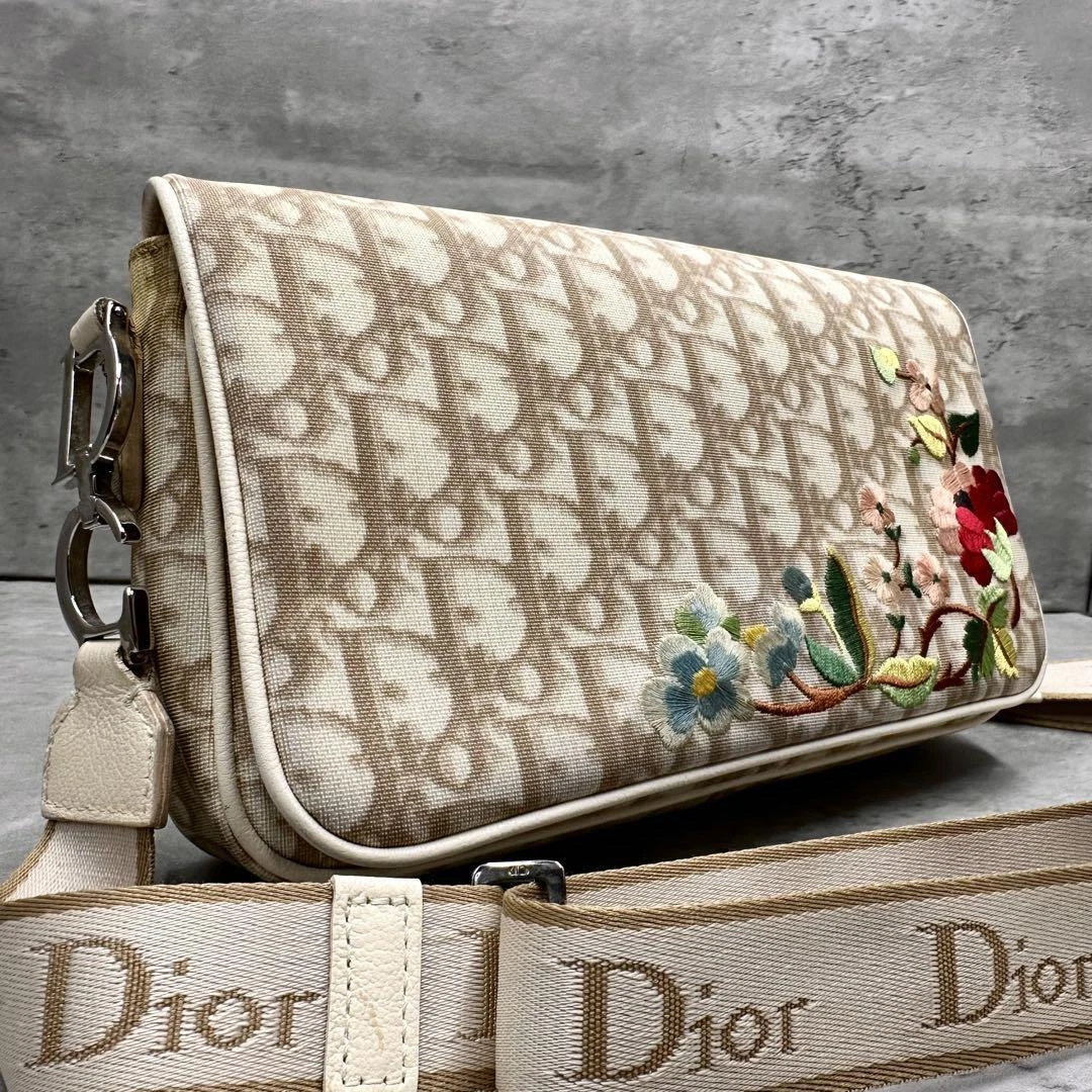 Sac bandoulière Christian Dior trotteur broderie fleurs authentifié occasion