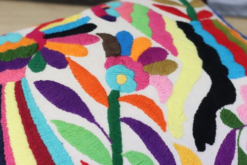 Authentic Otomi Tenango Pillow or Cushion Cover, 16" x 13" Rectangle - Picture 5 of 10
