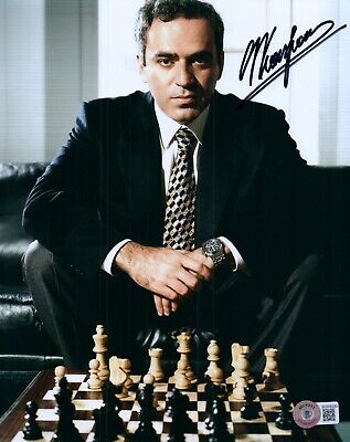 Garry Kasparov Chess Champion Grand Master Signed 8x10 Photo w/ Beckett BAS  COA