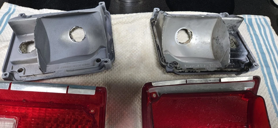 Conjunto de luz trasera izquierda Chevrolet pickup/blazer 1973-1991 con moldura cromada Foto 3 de 3