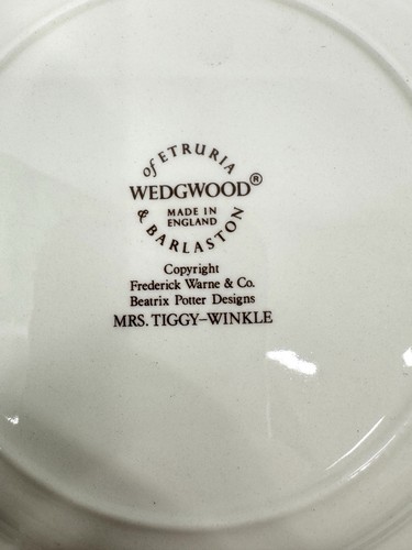 VTG Peter Rabbit WEDGWOOD Of Etruria & Barlaston Mrs. Tiggy Winkle Plate 7” Cake - Picture 4 of 5