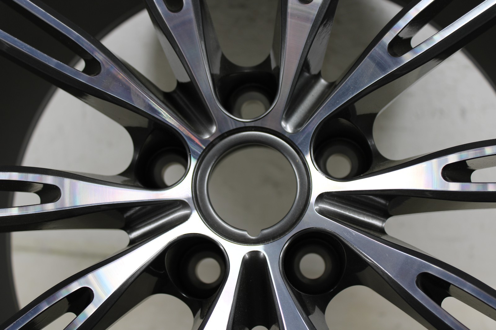 Aston Martin 20" x 11" Wheel Rim DM0507A OEM Z303