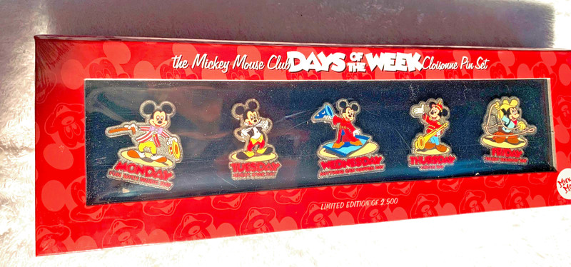 DISNEY MICKEY MOUSE CLUB DAYS OF THE WEEK CLOISONNE PIN SET -LTD ED - BOX - MINT